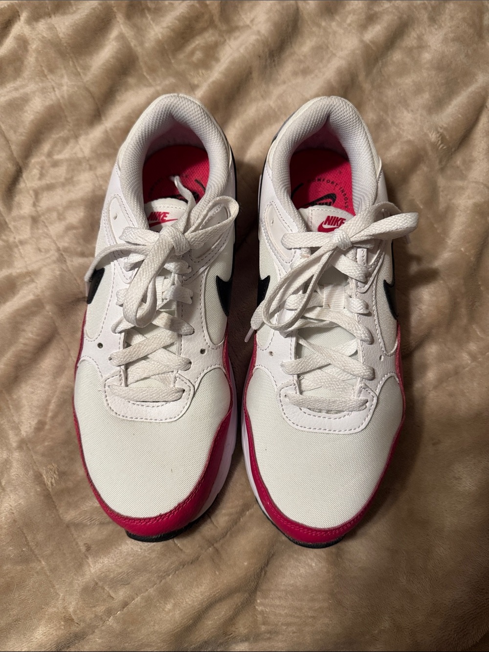 Nike White, Pink & Black Low-Top Sneakers